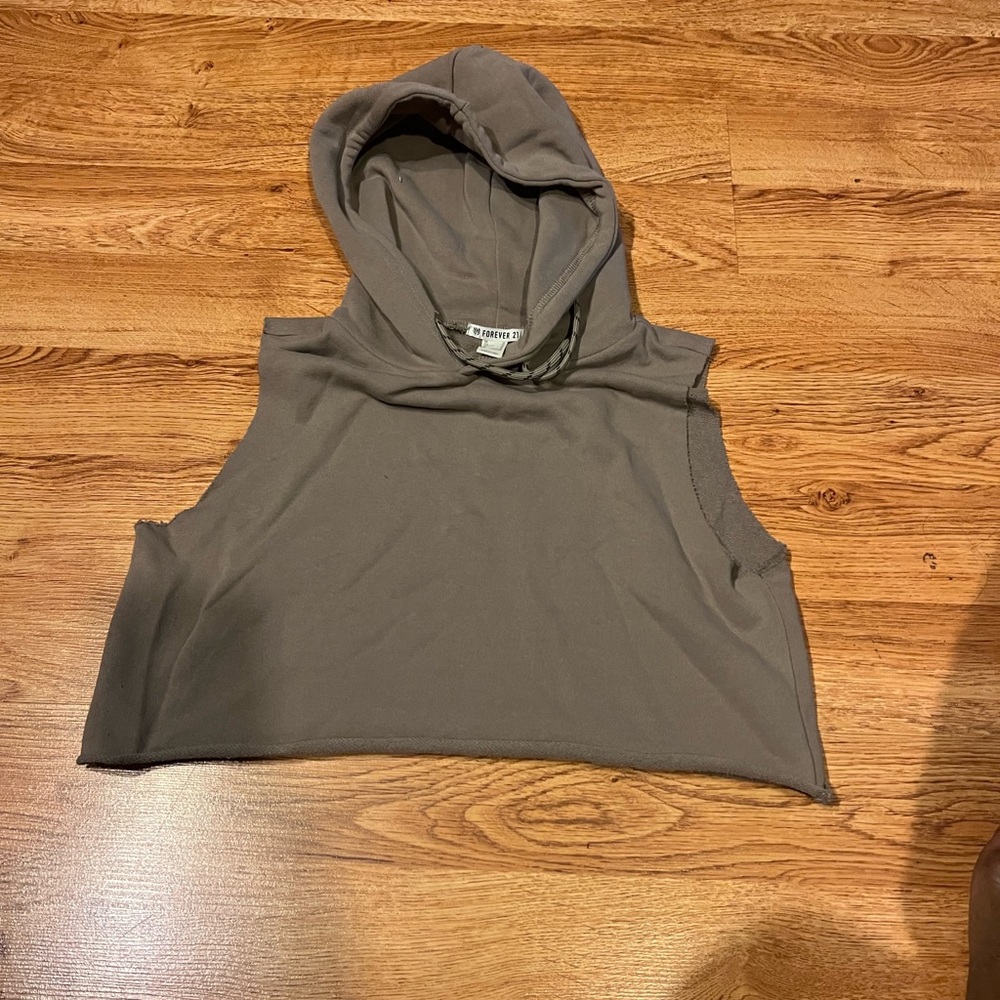 Crop hoodie no sleeve